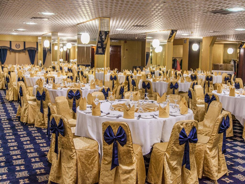 Sharjah Carlton Hotel Buitenkant foto