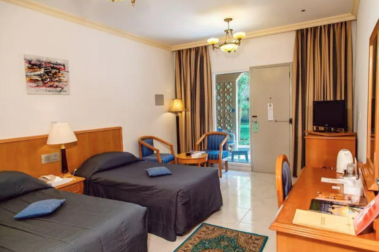 Sharjah Carlton Hotel Buitenkant foto