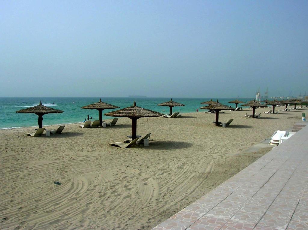 Sharjah Carlton Hotel Buitenkant foto