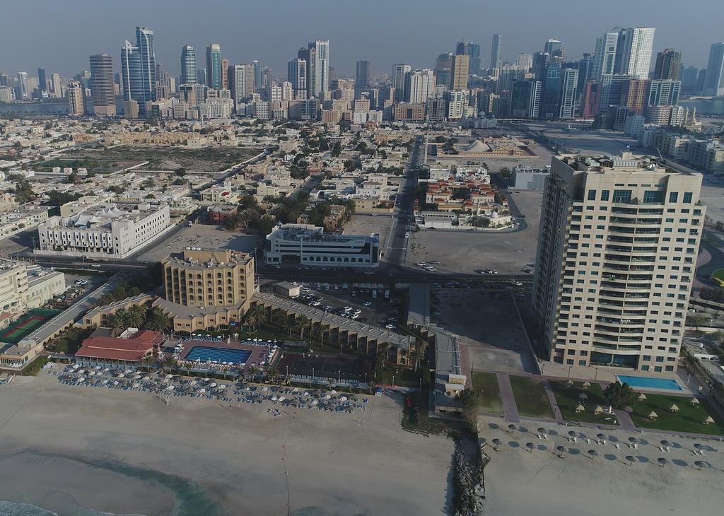 Sharjah Carlton Hotel Buitenkant foto