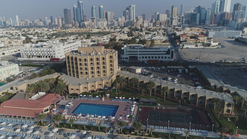 Sharjah Carlton Hotel Buitenkant foto