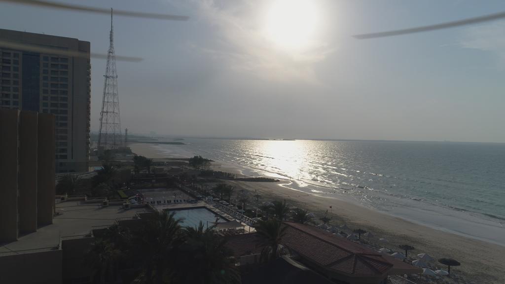 Sharjah Carlton Hotel Buitenkant foto