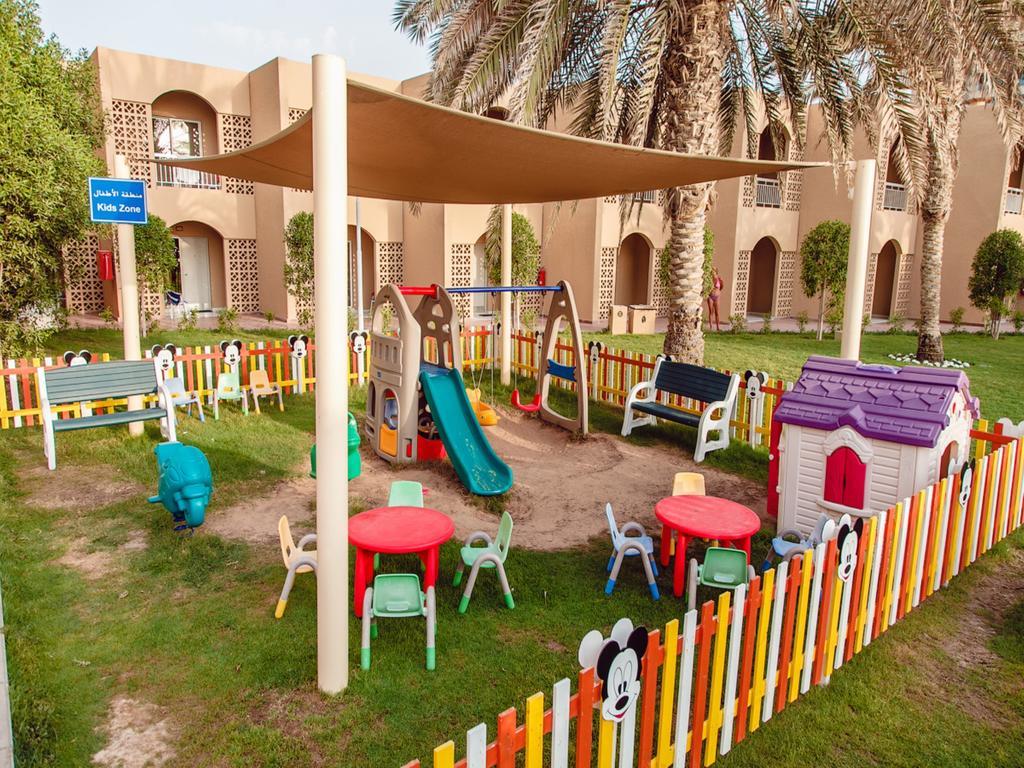 Sharjah Carlton Hotel Buitenkant foto