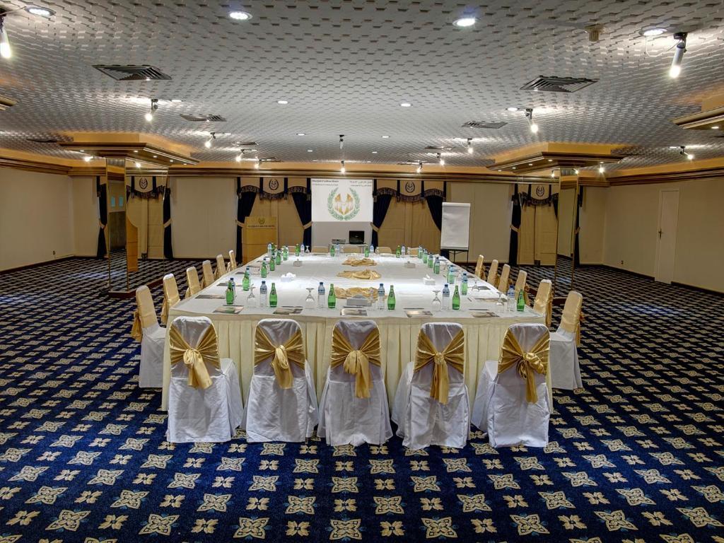 Sharjah Carlton Hotel Buitenkant foto